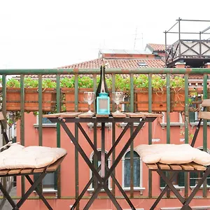 Apartment Gondola Venisejetaime, Venice