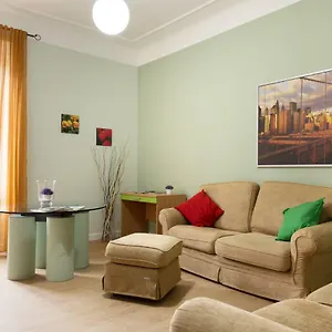 Beautiful In San Giovanni Close To Colosseo , Roma Italia
